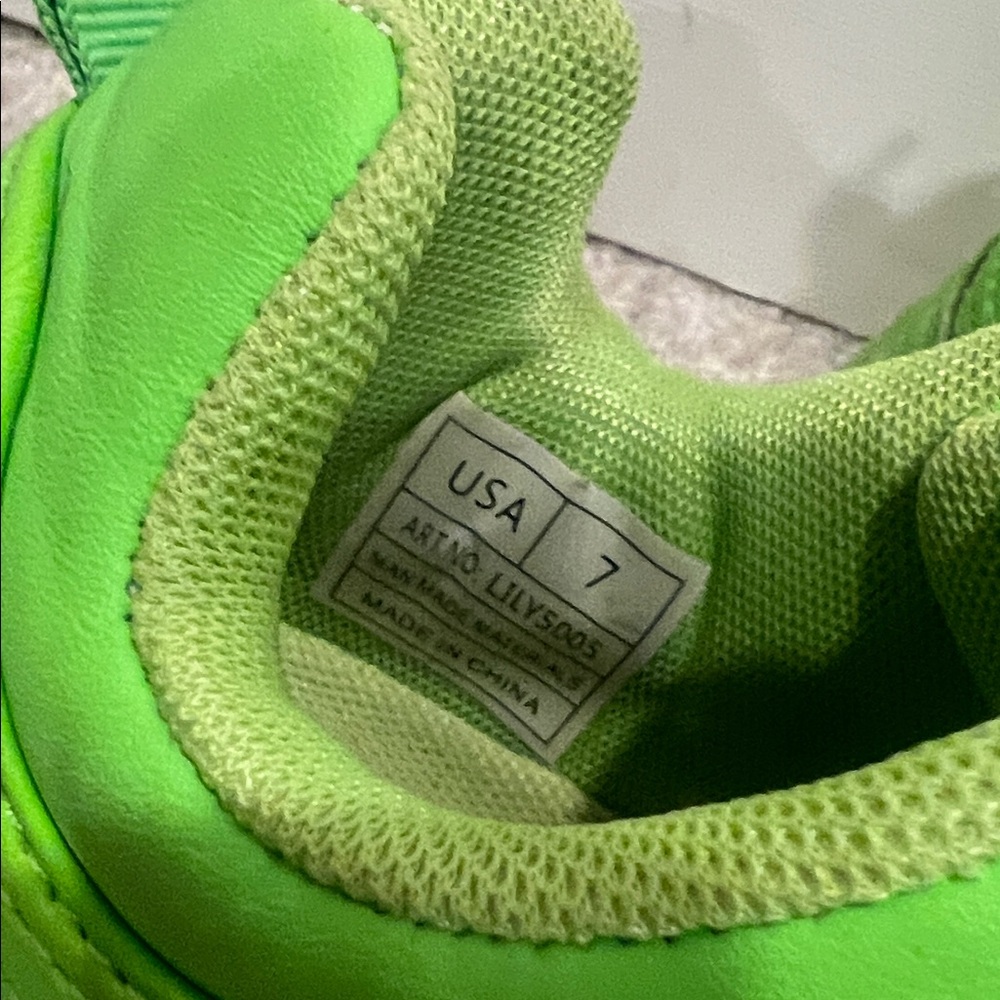 Dynamic Realness Green Platform Sneakers - Picture 3 of 8
